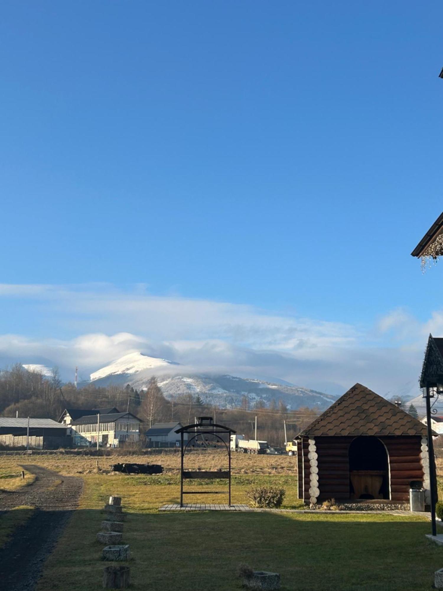 Карпатські Зорі Villa Pilipets ภายนอก รูปภาพ